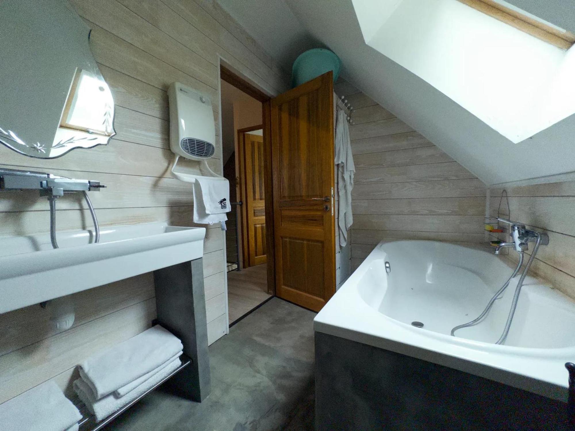 Chalet Chaleureux A Marigny-L'Eglise Avec Vue Sur Lac Et Montagne Dış mekan fotoğraf